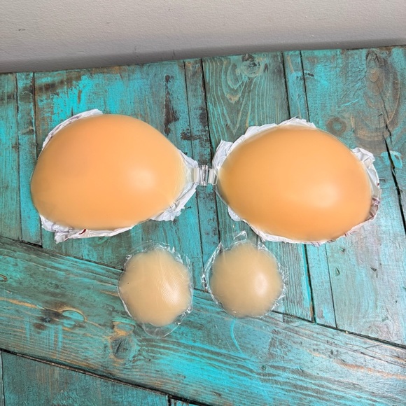 Niidor Adhesive Bra Sticky Strapless Backless Invisible Pushup Silicone Bra Bcup - Picture 8 of 9